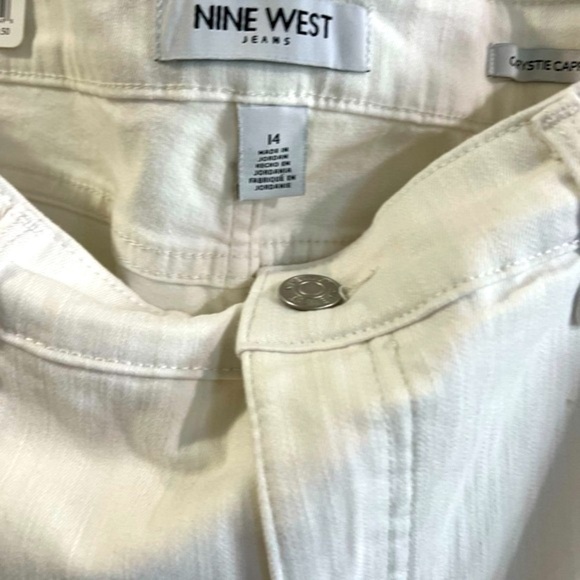 Nine West Women’s White stretch twill Chrystie Capri with slit side hem. Size 14 - Picture 5 of 16